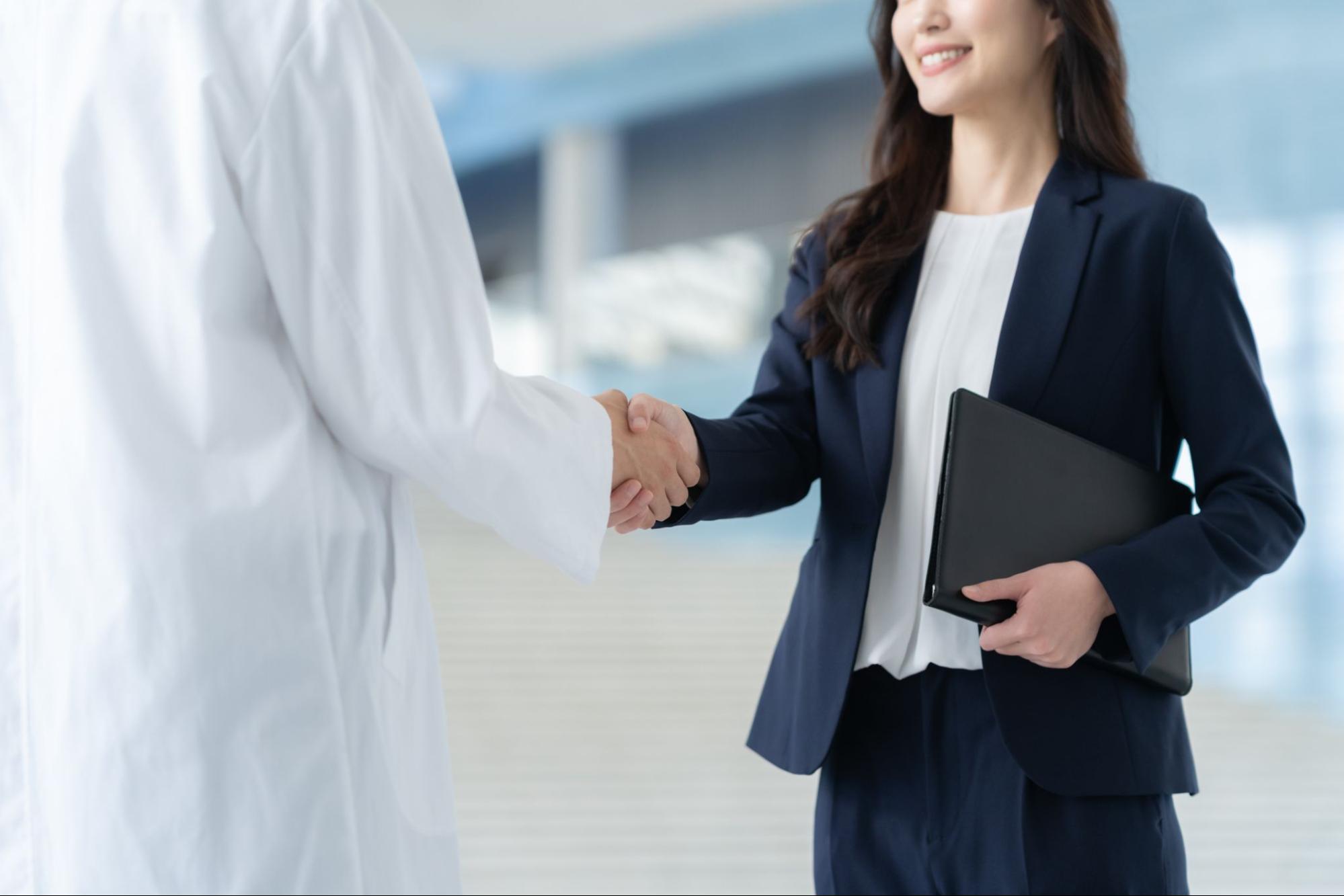 英語　年収　相関